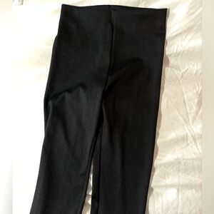 NWOT- H&M Black Ribbed Leggings